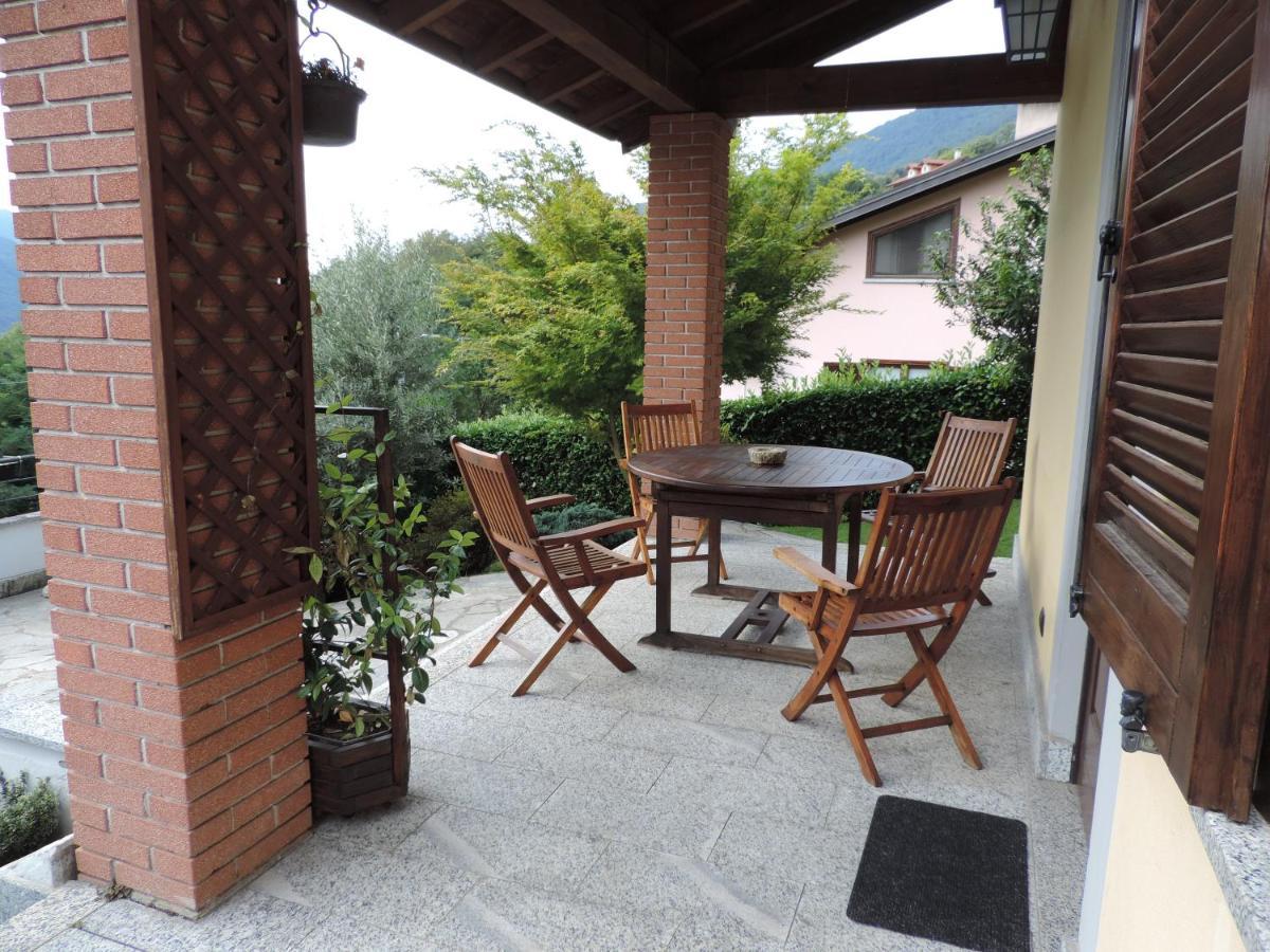 Casa Vacanza Il Glicine Casale Corte Cerro Экстерьер фото