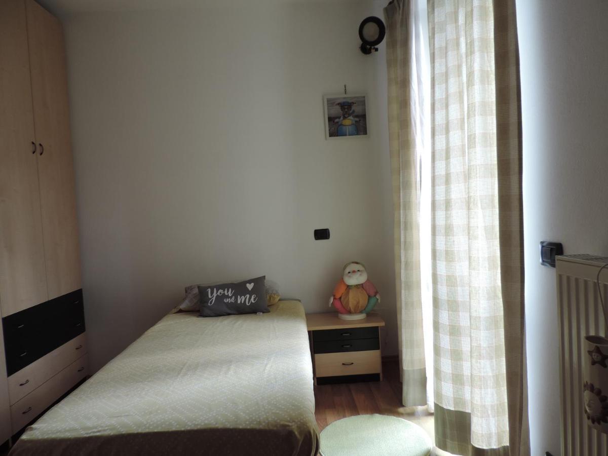 Casa Vacanza Il Glicine Casale Corte Cerro Экстерьер фото